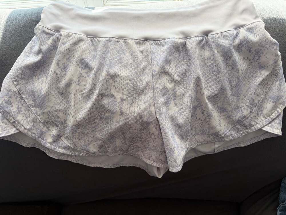 Avia Activewear Athletic Running Shorts Gray White Snake Print Size Medium 8-10